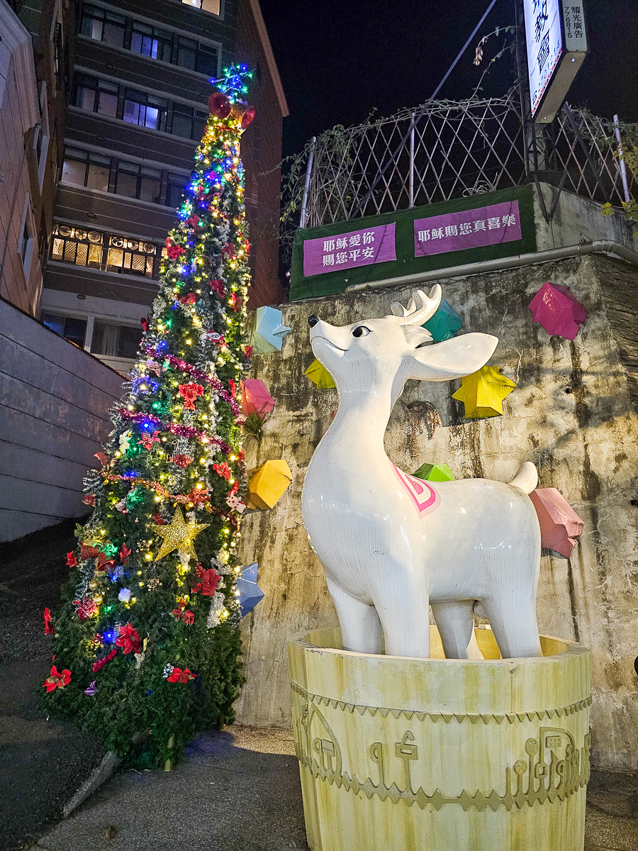 南投信義|東光行旅 一泊二食全新裝潢電梯飯店,露天泳池、景觀溫泉池,東埔溫泉平價住宿推薦 - 第43張圖 南投信義|東光行旅 一泊二食全新裝潢電梯飯店,露天泳池、景觀溫泉池,東埔溫泉平價住宿推薦