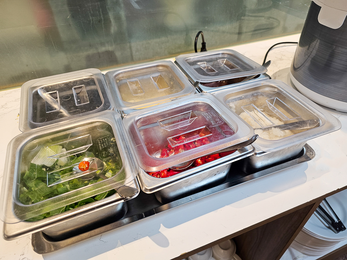 南投信義|東光行旅 一泊二食全新裝潢電梯飯店,露天泳池、景觀溫泉池,東埔溫泉平價住宿推薦 - 第38張圖 南投信義|東光行旅 一泊二食全新裝潢電梯飯店,露天泳池、景觀溫泉池,東埔溫泉平價住宿推薦