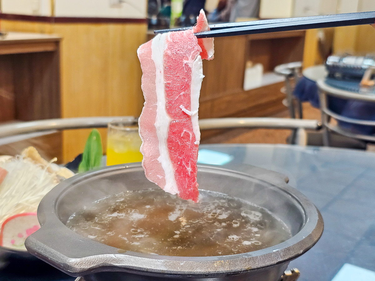 南投信義|東光行旅 一泊二食全新裝潢電梯飯店,露天泳池、景觀溫泉池,東埔溫泉平價住宿推薦 - 第40張圖 南投信義|東光行旅 一泊二食全新裝潢電梯飯店,露天泳池、景觀溫泉池,東埔溫泉平價住宿推薦