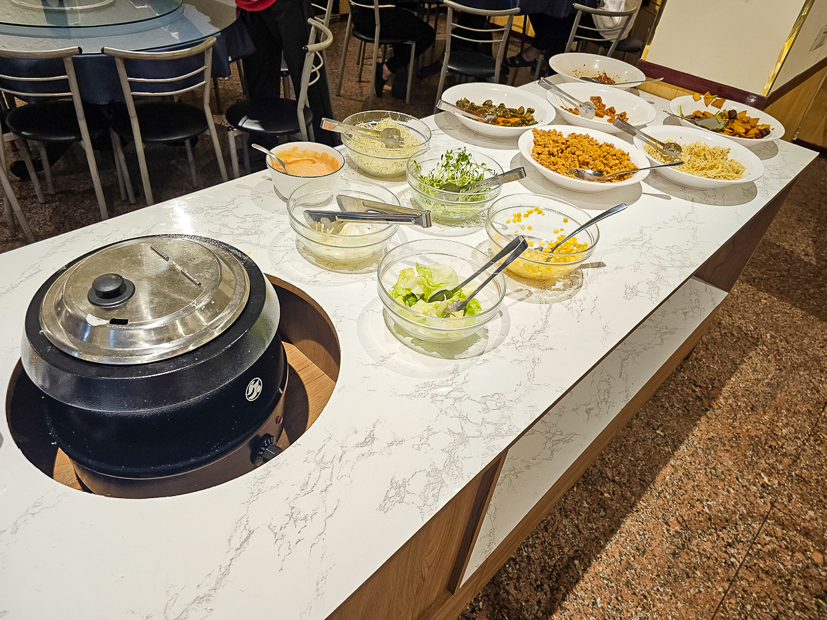 南投信義|東光行旅 一泊二食全新裝潢電梯飯店,露天泳池、景觀溫泉池,東埔溫泉平價住宿推薦 - 第48張圖 南投信義|東光行旅 一泊二食全新裝潢電梯飯店,露天泳池、景觀溫泉池,東埔溫泉平價住宿推薦