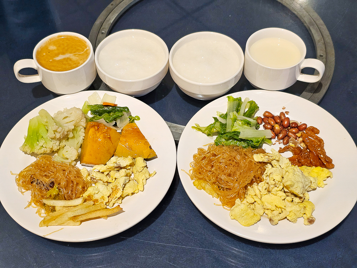 南投信義|東光行旅 一泊二食全新裝潢電梯飯店,露天泳池、景觀溫泉池,東埔溫泉平價住宿推薦 - 第49張圖 南投信義|東光行旅 一泊二食全新裝潢電梯飯店,露天泳池、景觀溫泉池,東埔溫泉平價住宿推薦