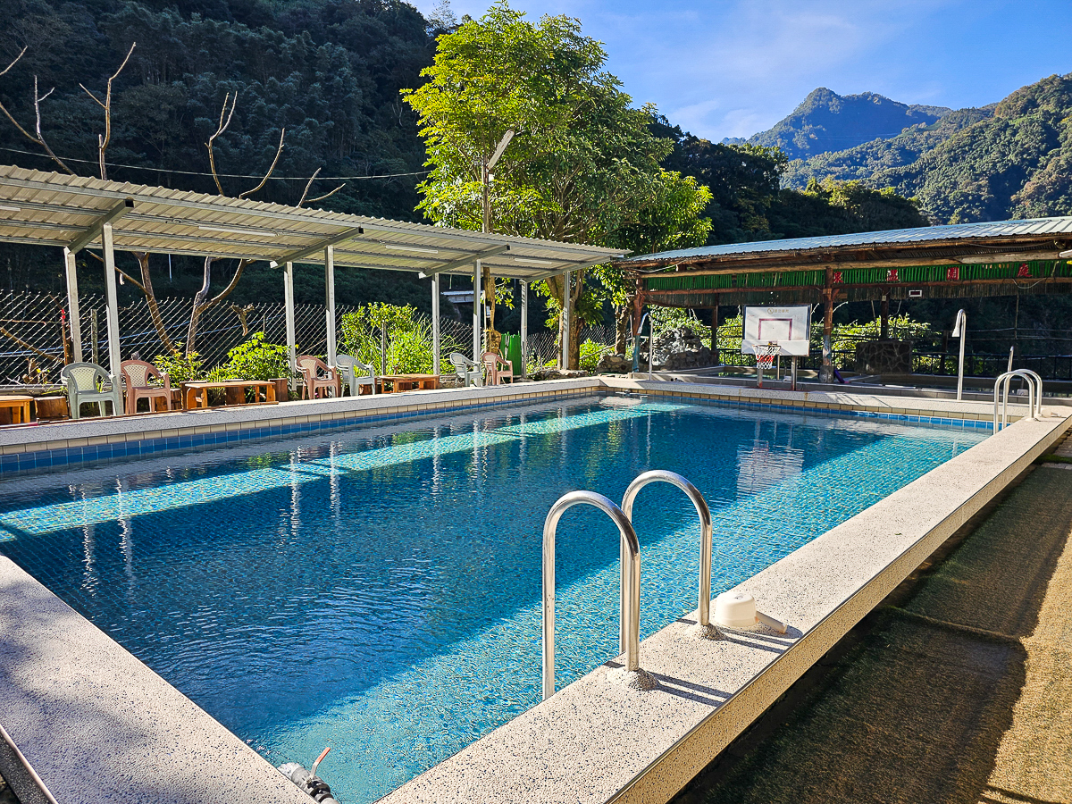 南投信義|東光行旅 一泊二食全新裝潢電梯飯店,露天泳池、景觀溫泉池,東埔溫泉平價住宿推薦 - 第30張圖 南投信義|東光行旅 一泊二食全新裝潢電梯飯店,露天泳池、景觀溫泉池,東埔溫泉平價住宿推薦