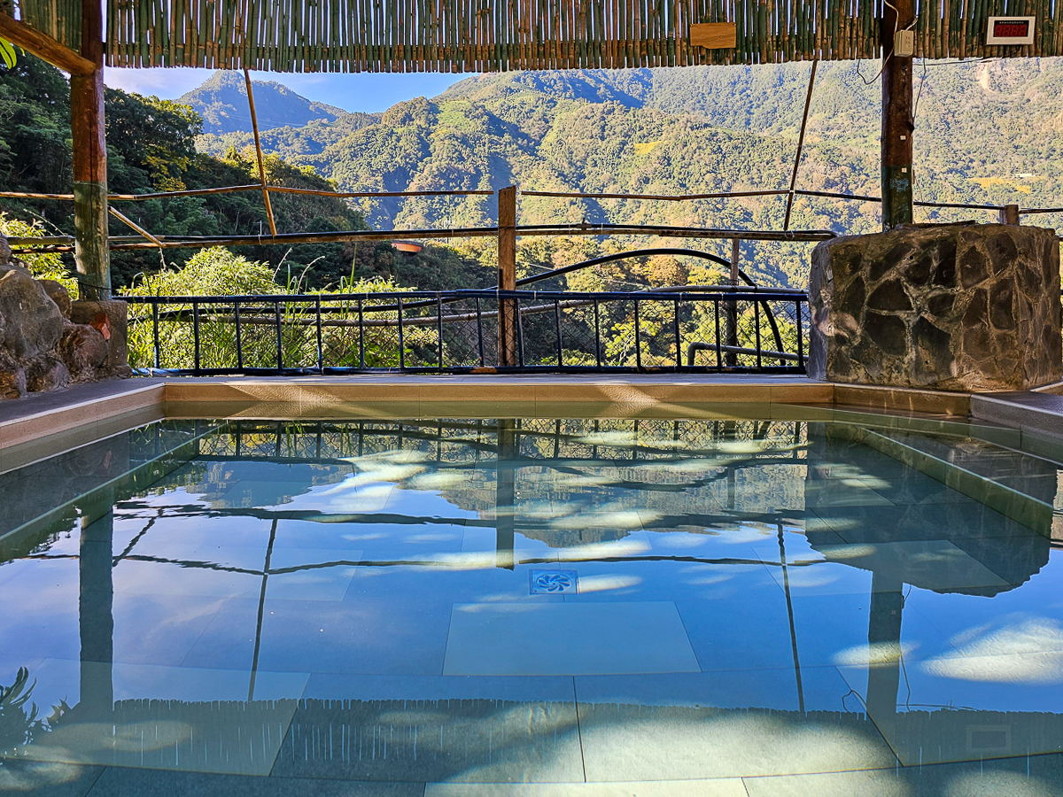 南投信義|東光行旅 一泊二食全新裝潢電梯飯店,露天泳池、景觀溫泉池,東埔溫泉平價住宿推薦 - 第34張圖 南投信義|東光行旅 一泊二食全新裝潢電梯飯店,露天泳池、景觀溫泉池,東埔溫泉平價住宿推薦