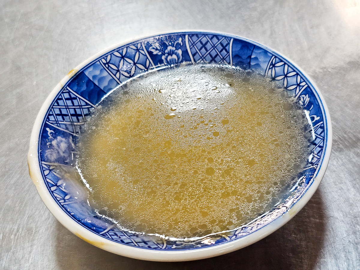 水里美食|董家肉圓(四弟的店) 只有賣肉圓!1粒40元,大骨湯喝到飽 - 第13張圖 水里美食|董家肉圓(四弟的店) 只有賣肉圓!1粒40元,大骨湯喝到飽