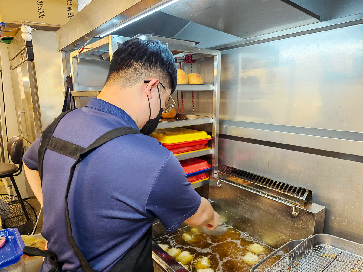 高雄自由黃昏市場必吃10家｜在地人私藏美食，晚餐不知道吃什麼就來這裡！