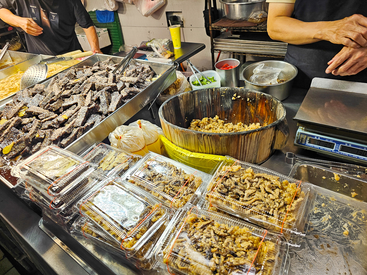 高雄自由黃昏市場必吃10家｜在地人私藏美食，晚餐不知道吃什麼就來這裡！
