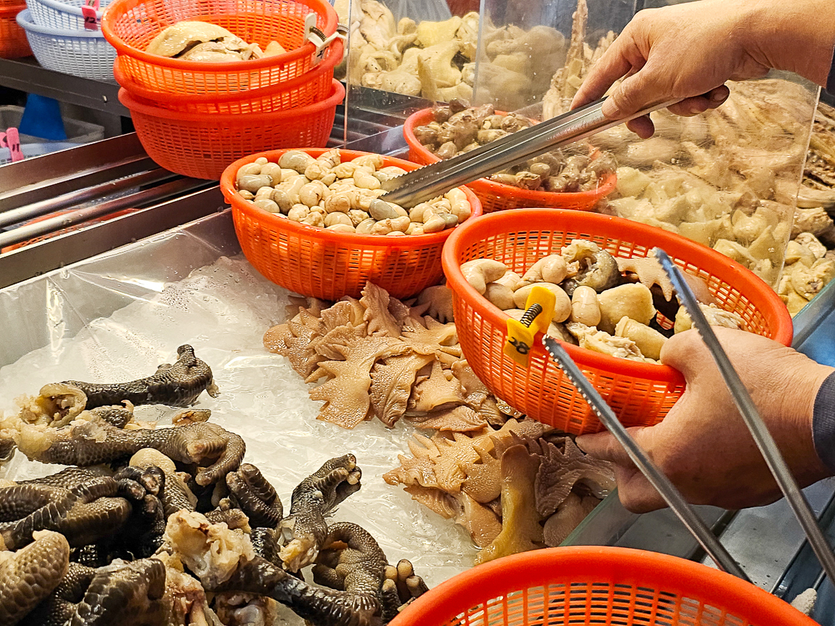 高雄自由黃昏市場必吃10家｜在地人私藏美食，晚餐不知道吃什麼就來這裡！