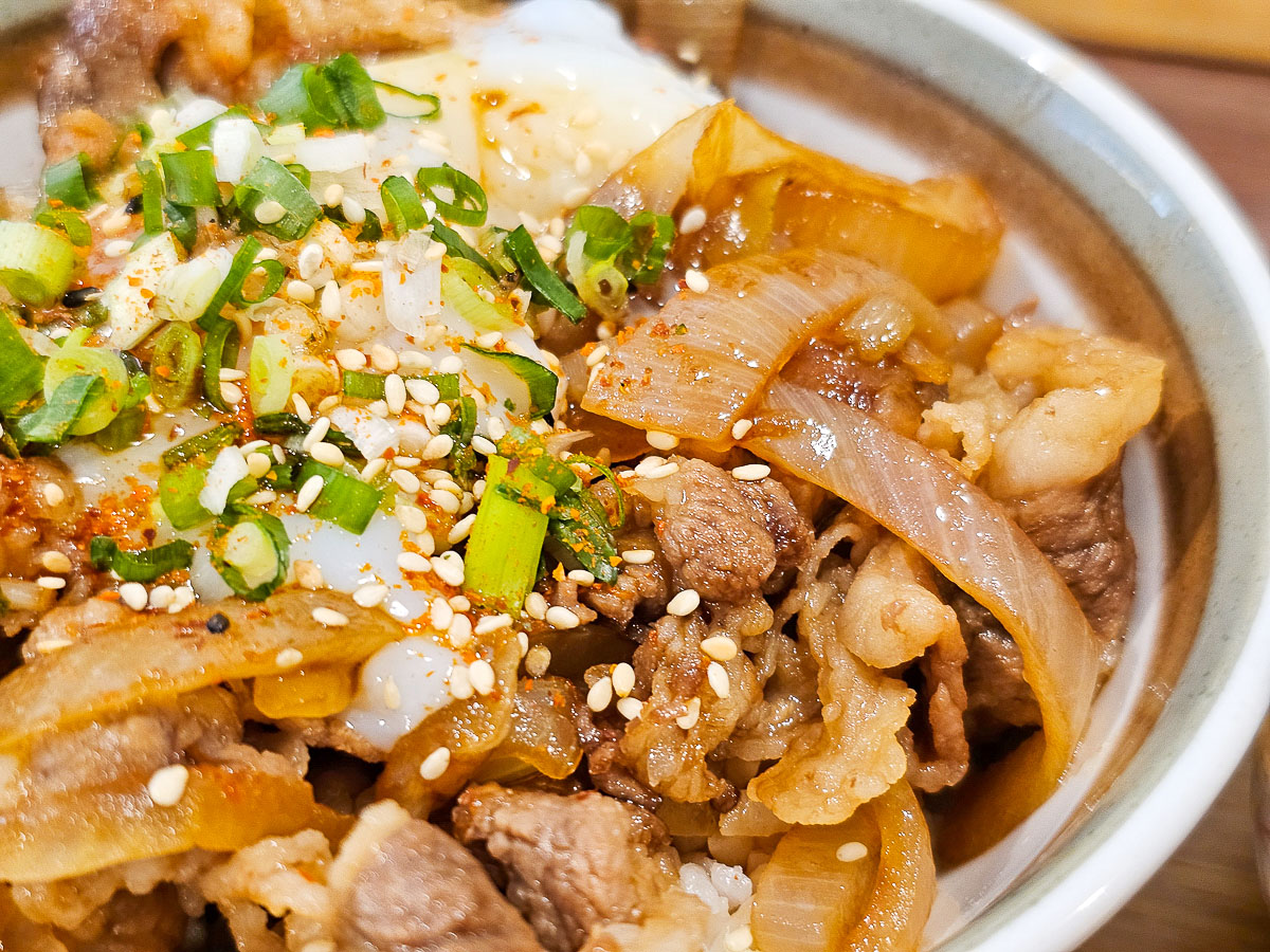 高雄新興｜小米家朝午和食 只有中午營業！愛吃魚一定要來，日式早午餐、定食、丼飯、讚歧烏龍麵，CP值讚爆的平價精緻手作餐點