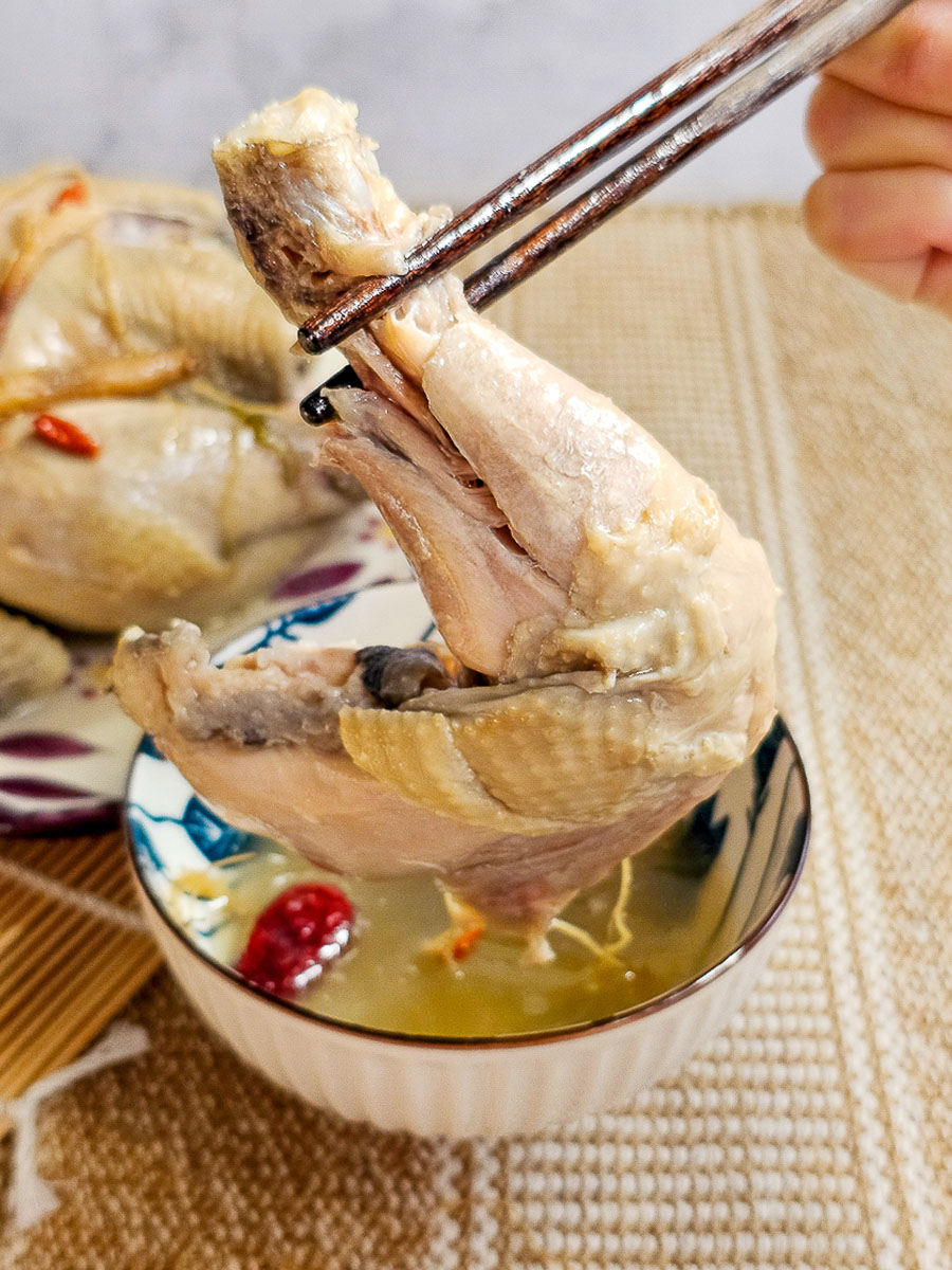 i3Fresh愛上新鮮x阿基師 韓式人蔘糯米雞，一整隻的仿土雞超飽足！只要簡單加熱，韓劇裡的幸福滋味輕鬆上桌！