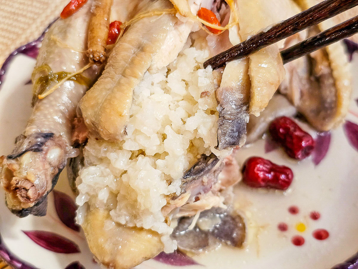 i3Fresh愛上新鮮x阿基師 韓式人蔘糯米雞，一整隻的仿土雞超飽足！只要簡單加熱，韓劇裡的幸福滋味輕鬆上桌！