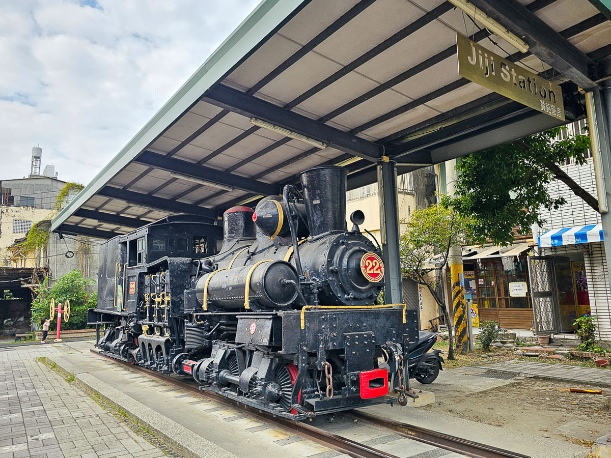 集集火車站美食｜姚記豬排蛋炒飯/麵、刈包、小菜通通有！平價鐵板料理，提供素食