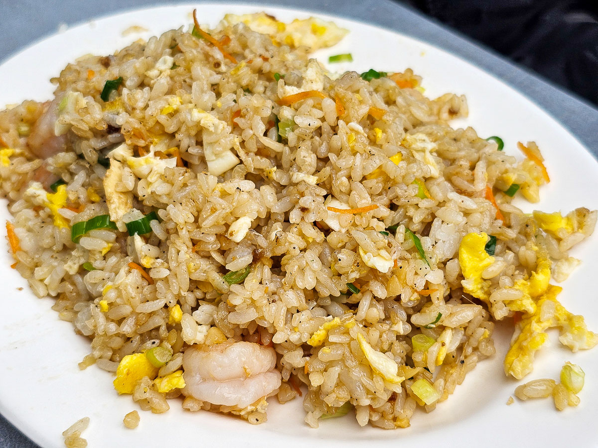 集集火車站美食｜姚記豬排蛋炒飯/麵、刈包、小菜通通有！平價鐵板料理，提供素食