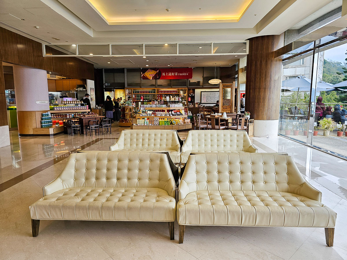 日月潭住宿｜大淶閣飯店 水社碼頭湖景房，騎最美環湖自行車道賞落羽松，一泊二食海陸火鍋饗宴