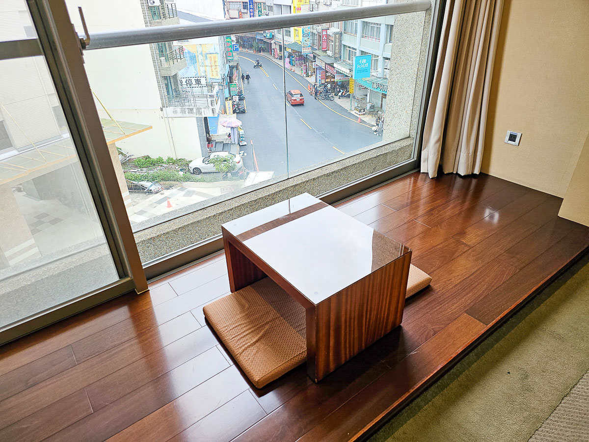 日月潭住宿｜大淶閣飯店 水社碼頭湖景房，騎最美環湖自行車道賞落羽松，一泊二食海陸火鍋饗宴