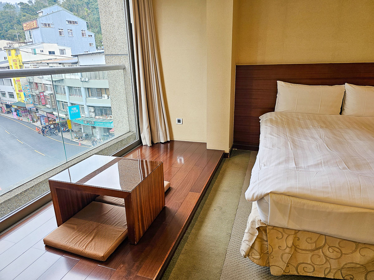 日月潭住宿｜大淶閣飯店 水社碼頭湖景房，騎最美環湖自行車道賞落羽松，一泊二食海陸火鍋饗宴