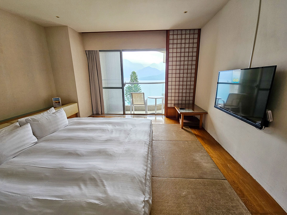 日月潭住宿｜大淶閣飯店 水社碼頭湖景房，騎最美環湖自行車道賞落羽松，一泊二食海陸火鍋饗宴