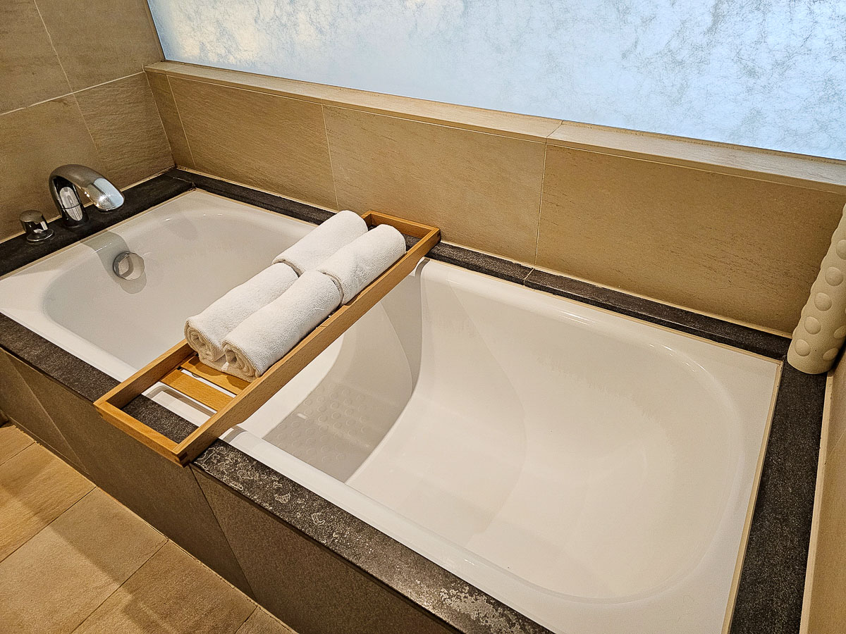 日月潭住宿｜大淶閣飯店 水社碼頭湖景房，騎最美環湖自行車道賞落羽松，一泊二食海陸火鍋饗宴