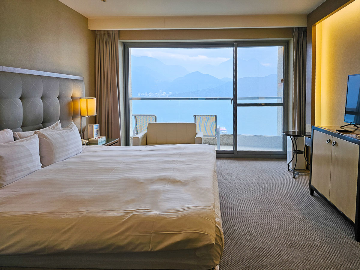 日月潭住宿｜大淶閣飯店 水社碼頭湖景房，騎最美環湖自行車道賞落羽松，一泊二食海陸火鍋饗宴