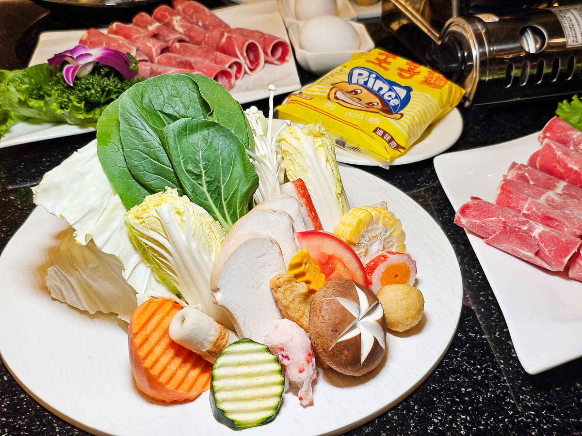 日月潭住宿｜大淶閣飯店 水社碼頭湖景房，騎最美環湖自行車道賞落羽松，一泊二食海陸火鍋饗宴