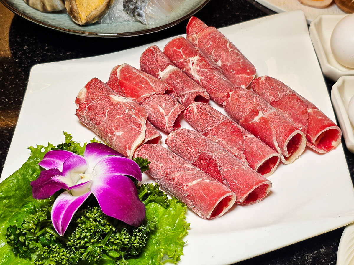 日月潭住宿｜大淶閣飯店 水社碼頭湖景房，騎最美環湖自行車道賞落羽松，一泊二食海陸火鍋饗宴