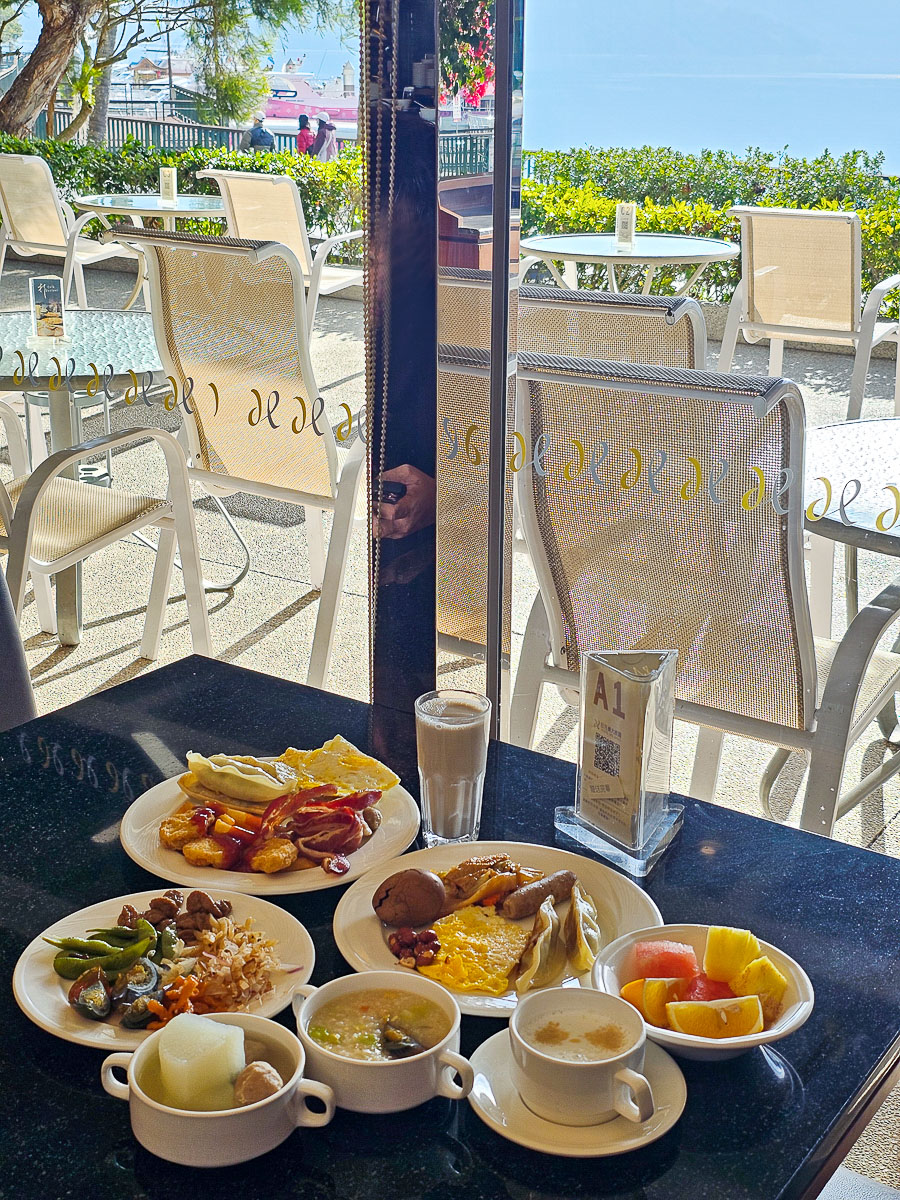 日月潭住宿｜大淶閣飯店 水社碼頭湖景房，騎最美環湖自行車道賞落羽松，一泊二食海陸火鍋饗宴