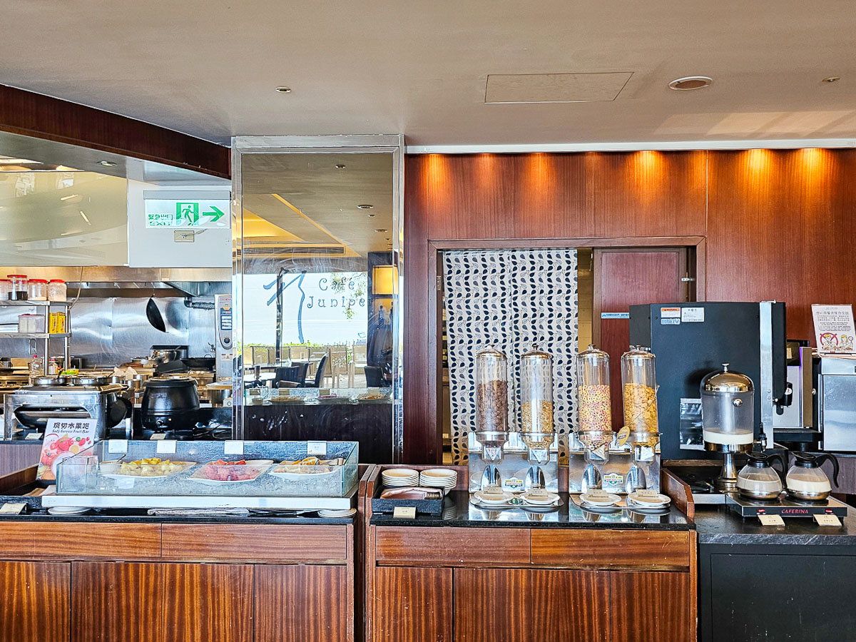 日月潭住宿｜大淶閣飯店 水社碼頭湖景房，騎最美環湖自行車道賞落羽松，一泊二食海陸火鍋饗宴