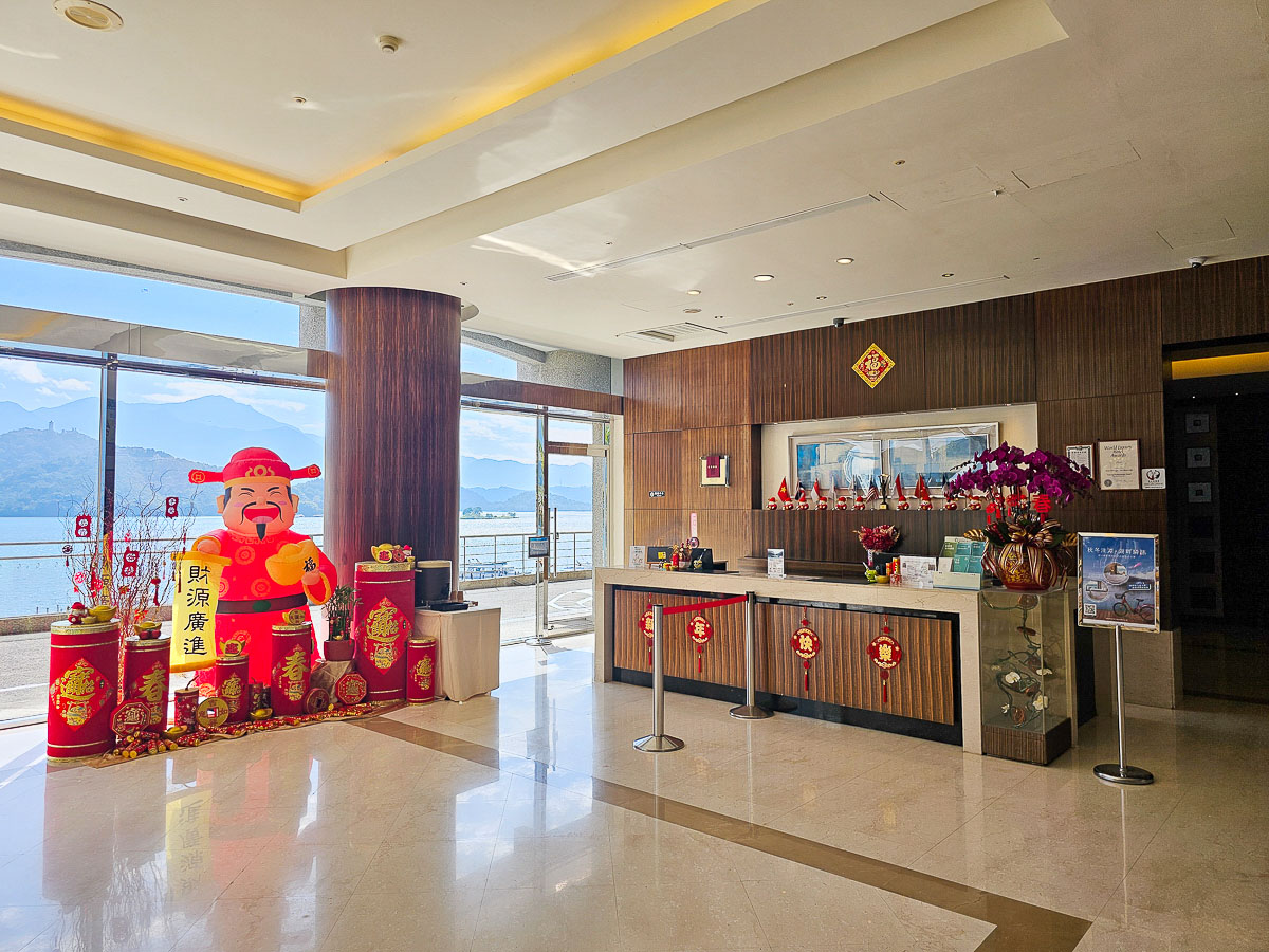 日月潭住宿｜大淶閣飯店 水社碼頭湖景房，騎最美環湖自行車道賞落羽松，一泊二食海陸火鍋饗宴
