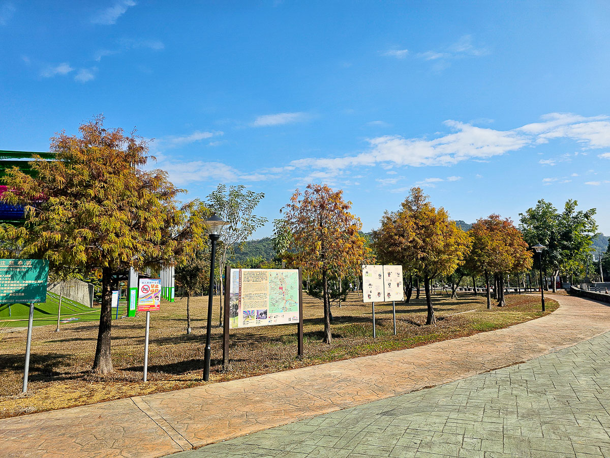 名間親子景點｜南投豬事文化園區&名間親子生態園區 免門票好停車，紫南宮順遊景點