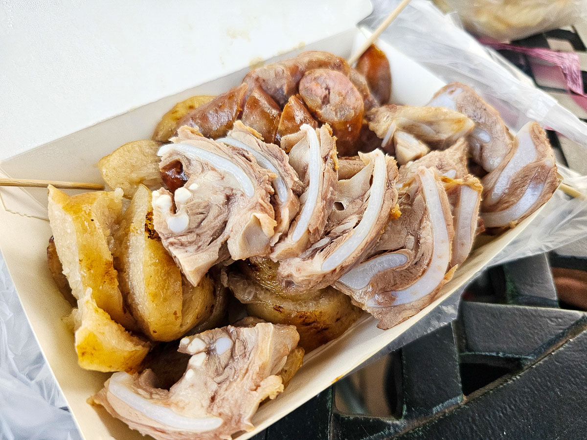 古坑老街 美食大集合 古早味大腸|芝麻炸雞|古坑米糕 連在地人也瘋狂排隊的銅板美食 - 第14張圖 古坑老街 美食大集合 古早味大腸|芝麻炸雞|古坑米糕 連在地人也瘋狂排隊的銅板美食