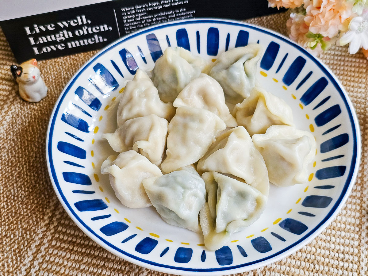 老惦三十|老麵工法手作水餃 黃昏市場排隊傳奇 梨山高麗菜肉水餃、鮮韭菜肉水餃、黃金玉米肉水餃 - 第2張圖 老惦三十|老麵工法手作水餃 黃昏市場排隊傳奇 梨山高麗菜肉水餃、鮮韭菜肉水餃、黃金玉米肉水餃