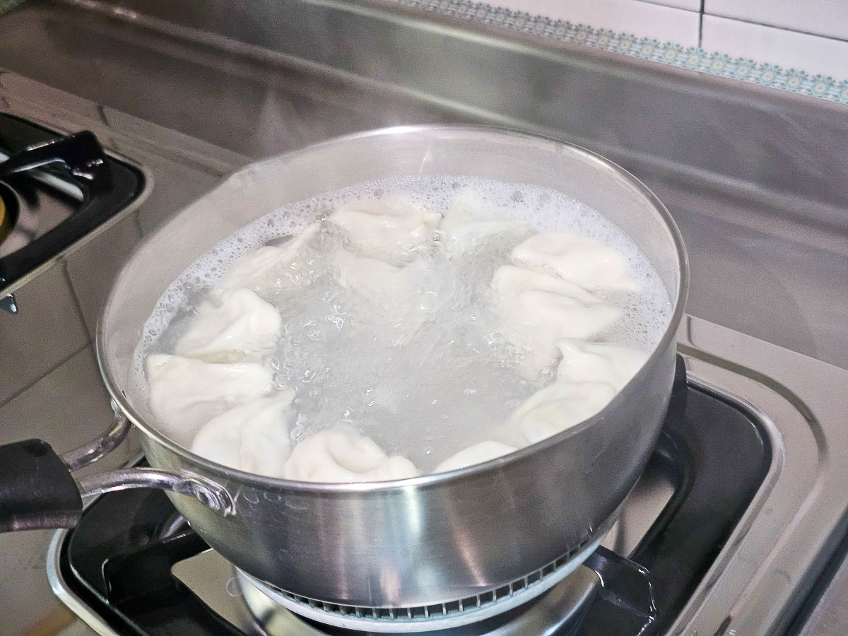 老惦三十|老麵工法手作水餃 黃昏市場排隊傳奇 梨山高麗菜肉水餃、鮮韭菜肉水餃、黃金玉米肉水餃 - 第5張圖 老惦三十|老麵工法手作水餃 黃昏市場排隊傳奇 梨山高麗菜肉水餃、鮮韭菜肉水餃、黃金玉米肉水餃