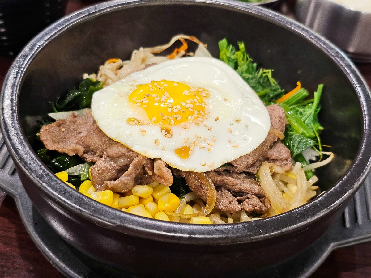 南投埔里美食｜麗苑韓式料理 韓風質感聚餐餐廳，小菜可以免費續1次，寵物友善餐廳
