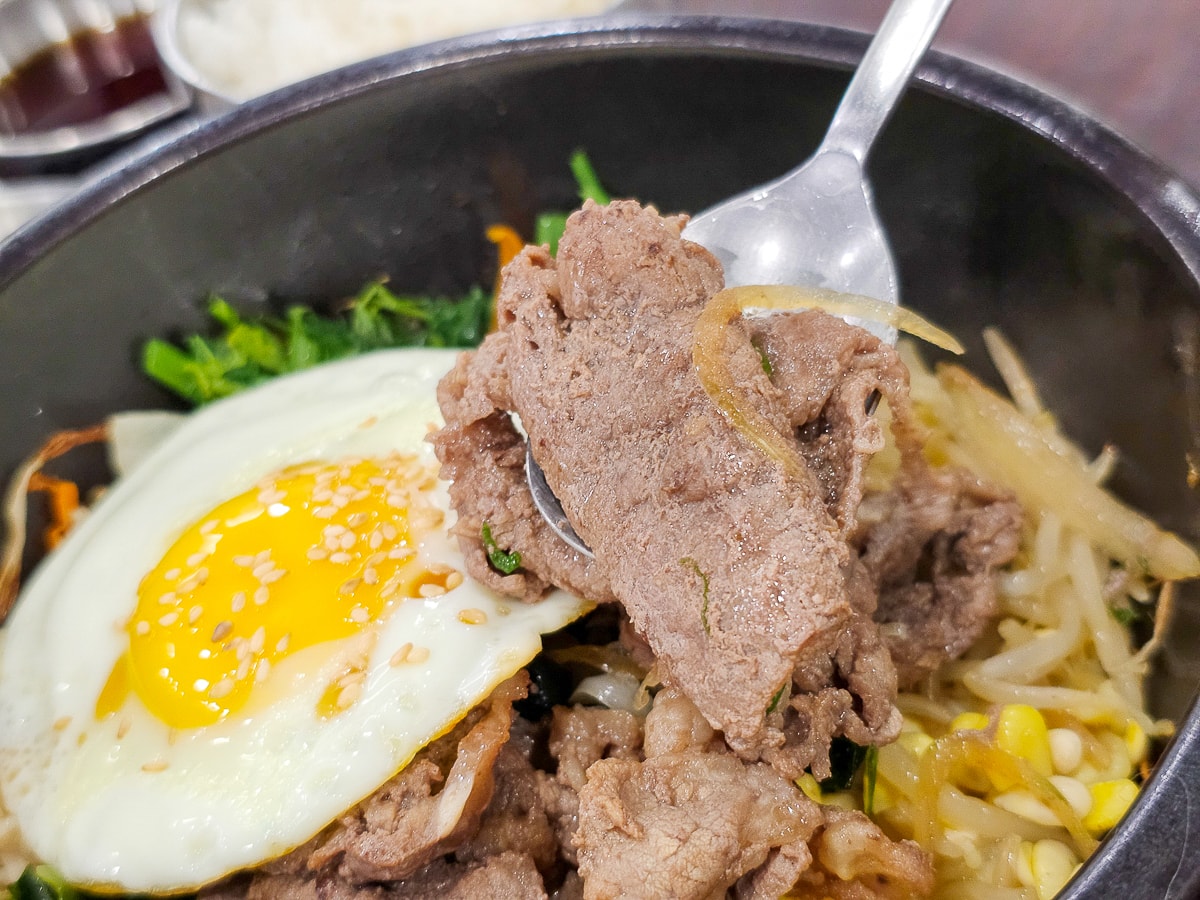 南投埔里美食｜麗苑韓式料理 韓風質感聚餐餐廳，小菜可以免費續1次，寵物友善餐廳