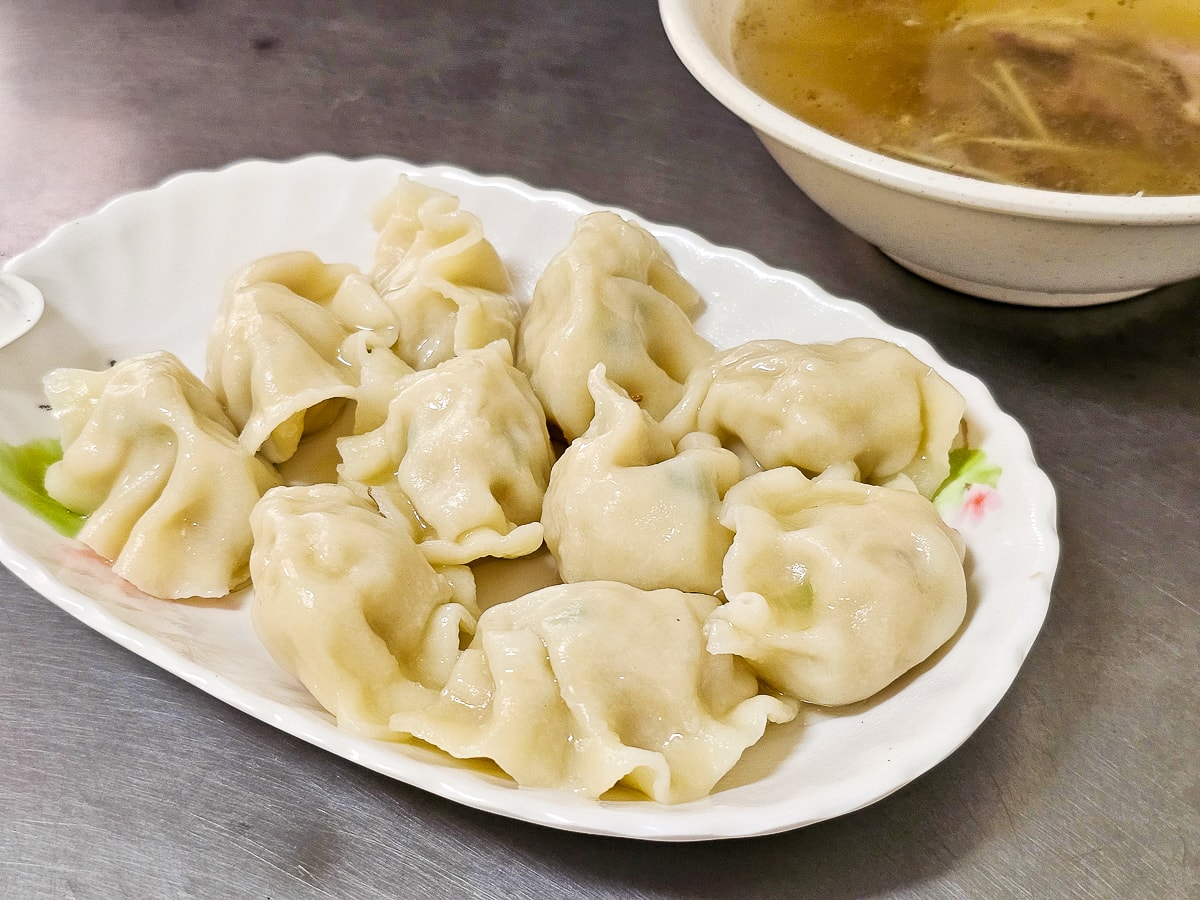 南投美食|劉記牛肉麵,扣阿嗲 10元起台式下午茶, 蚵嗲、薯片、水餃來一盤! - 第6張圖 南投美食|劉記牛肉麵,扣阿嗲 10元起台式下午茶, 蚵嗲、薯片、水餃來一盤!