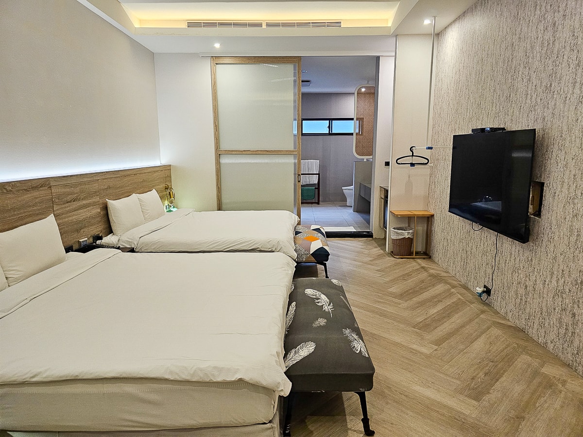 南投親子住宿推薦|雅薇漫旅行館-凱御旅店 超大獨立車庫房、南投寵物友善住宿 - 第8張圖 南投親子住宿推薦|雅薇漫旅行館-凱御旅店 超大獨立車庫房、南投寵物友善住宿