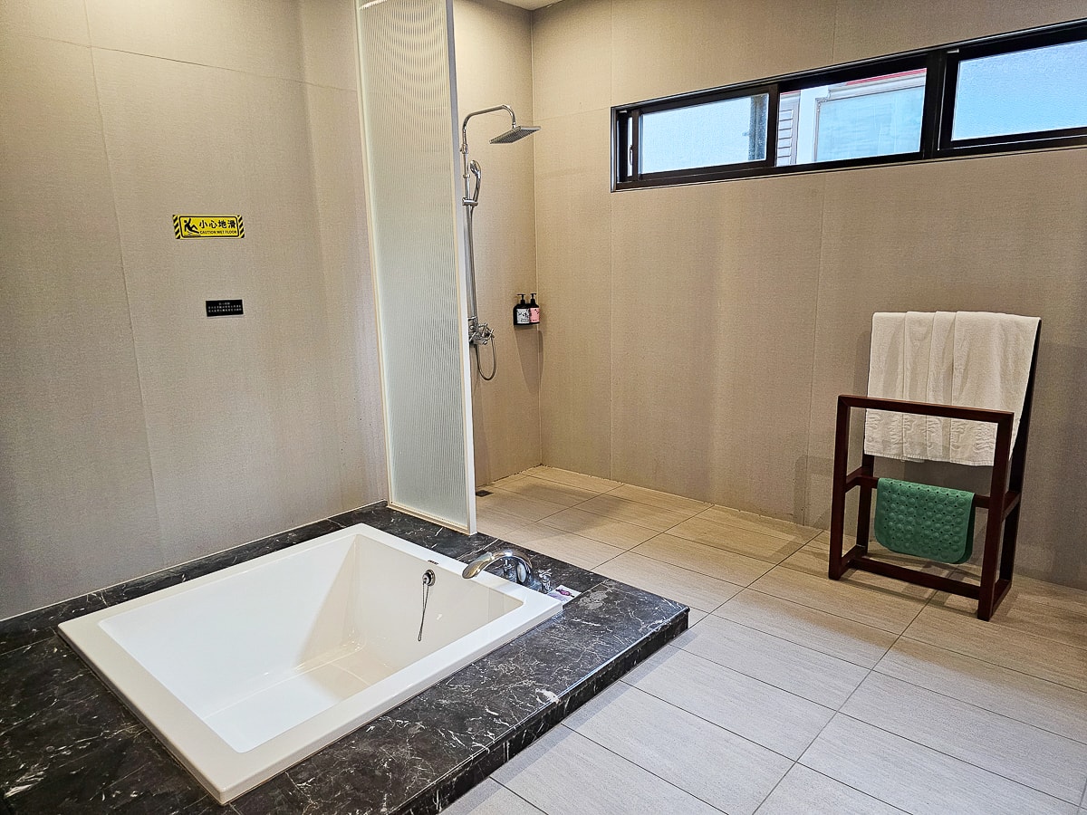 南投親子住宿推薦|雅薇漫旅行館-凱御旅店 超大獨立車庫房、南投寵物友善住宿 - 第21張圖 南投親子住宿推薦|雅薇漫旅行館-凱御旅店 超大獨立車庫房、南投寵物友善住宿