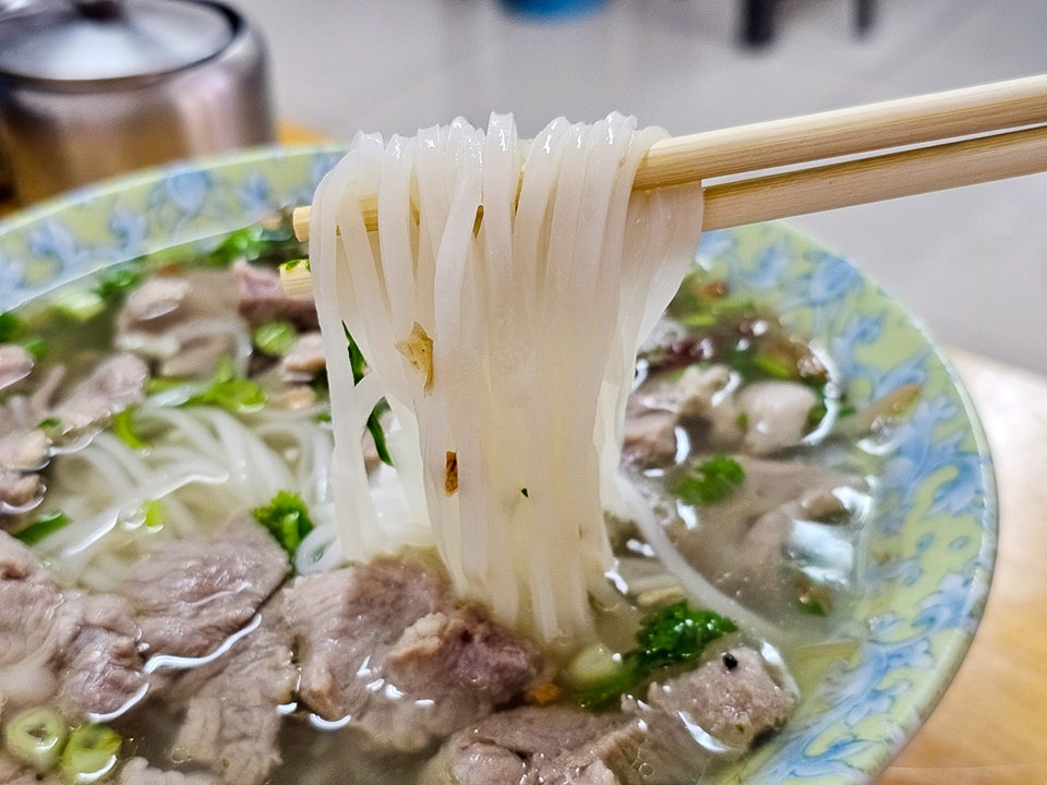高雄鳳山必吃越南美食|美蓮石碗河粉 現燙石鍋牛肉河粉一吃上癮! - 第13張圖 高雄鳳山必吃越南美食|美蓮石碗河粉 現燙石鍋牛肉河粉一吃上癮!