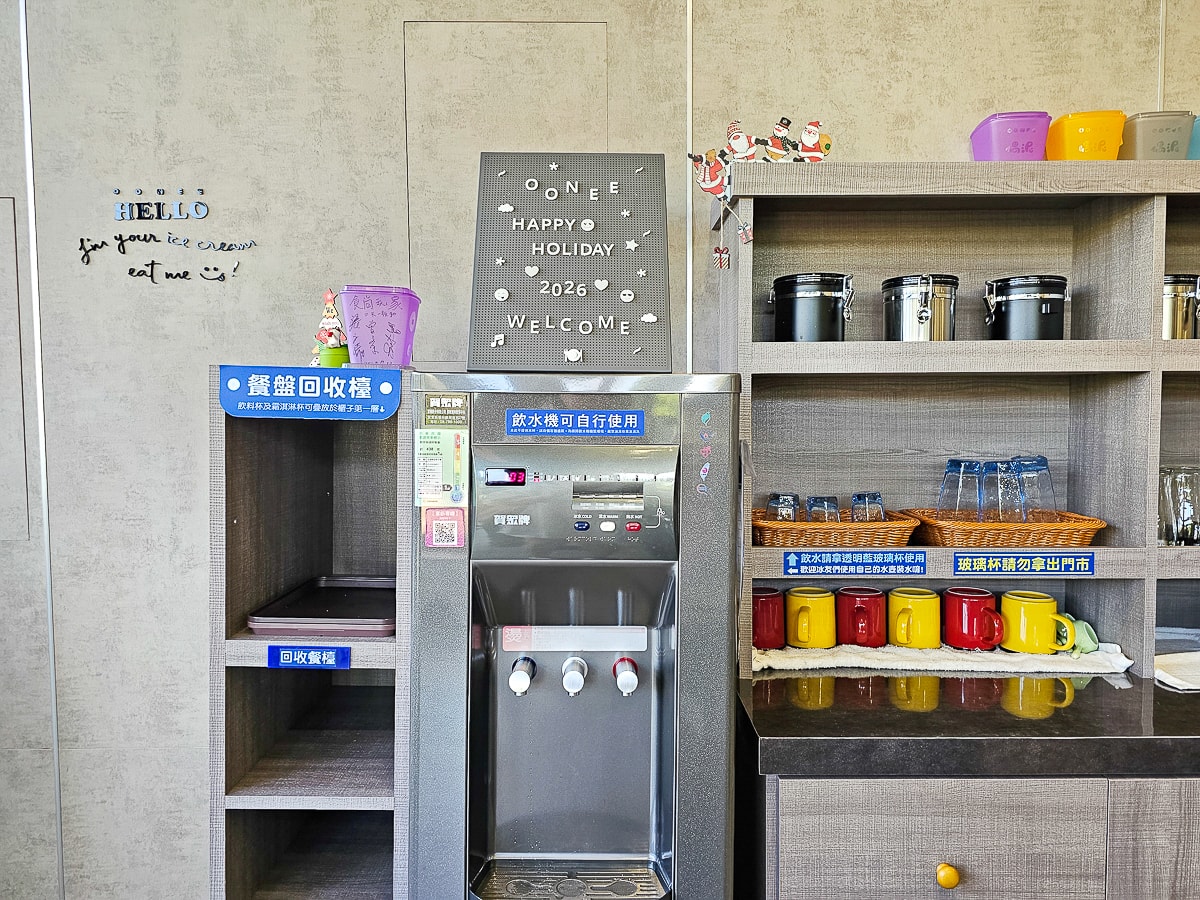 恆春最美海景冰店|偶泥二店出張所 坐在紅柴坑玻璃屋,看海吃剉冰超療癒 - 第11張圖 偶泥二店