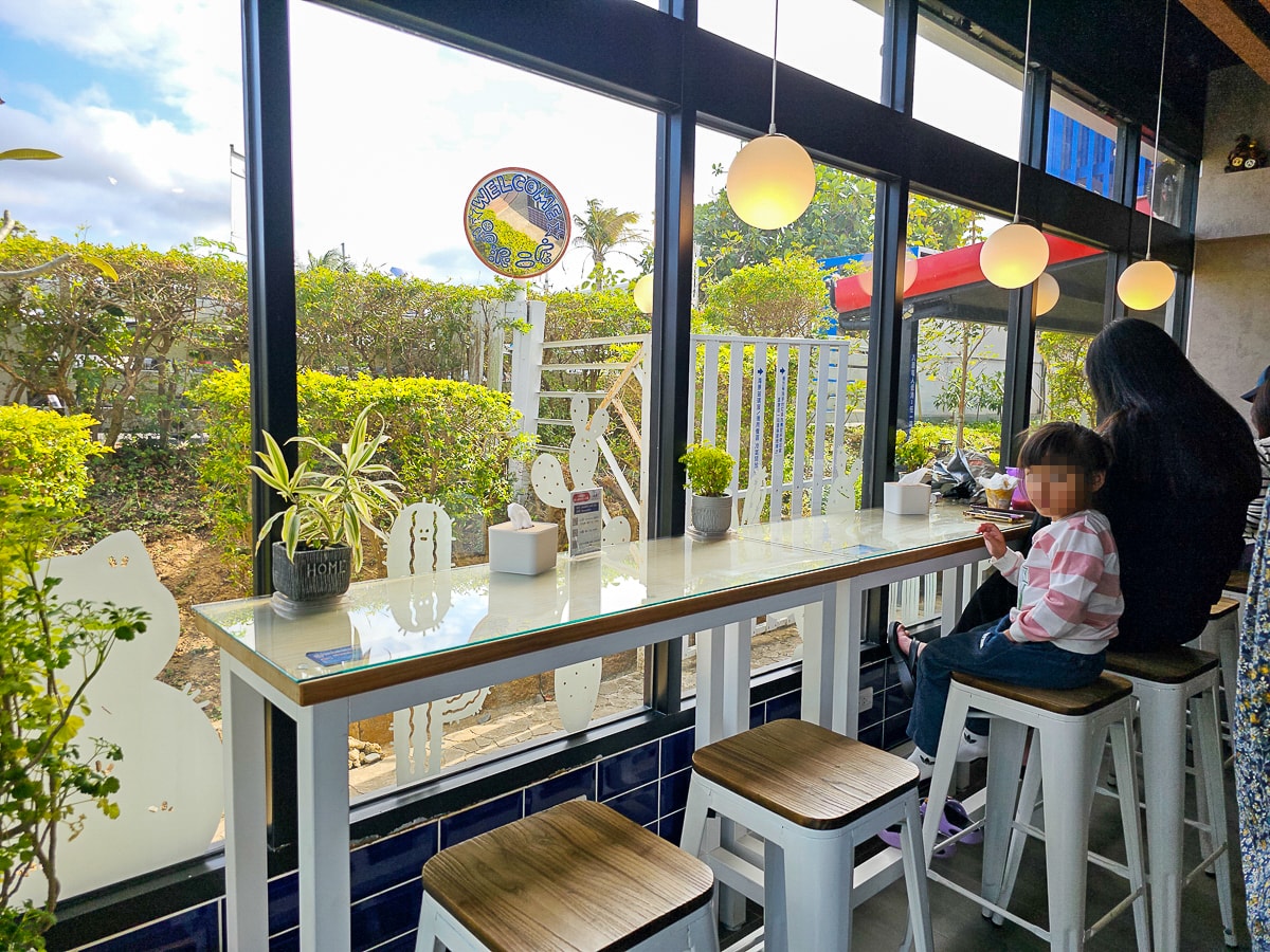 恆春最美海景冰店|偶泥二店出張所 坐在紅柴坑玻璃屋,看海吃剉冰超療癒 - 第12張圖 偶泥二店