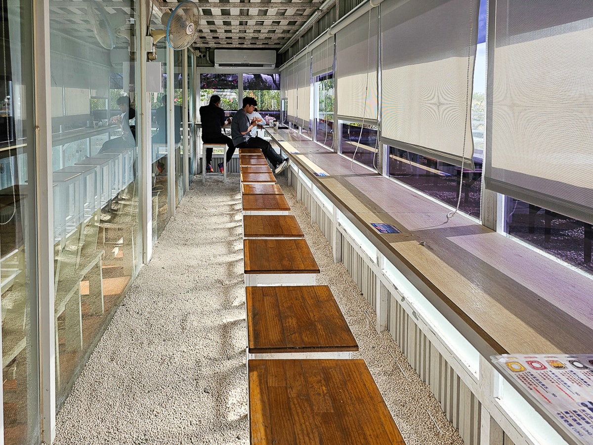 恆春最美海景冰店|偶泥二店出張所 坐在紅柴坑玻璃屋,看海吃剉冰超療癒 - 第14張圖 偶泥二店