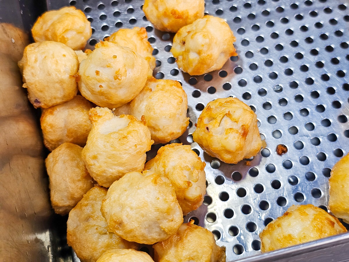 興達港美食|郎富魚丸 超大顆魚丸免費試吃,現現炸海鮮香到不行 - 第9張圖 興達港美食|郎富魚丸 超大顆魚丸免費試吃,現現炸海鮮香到不行