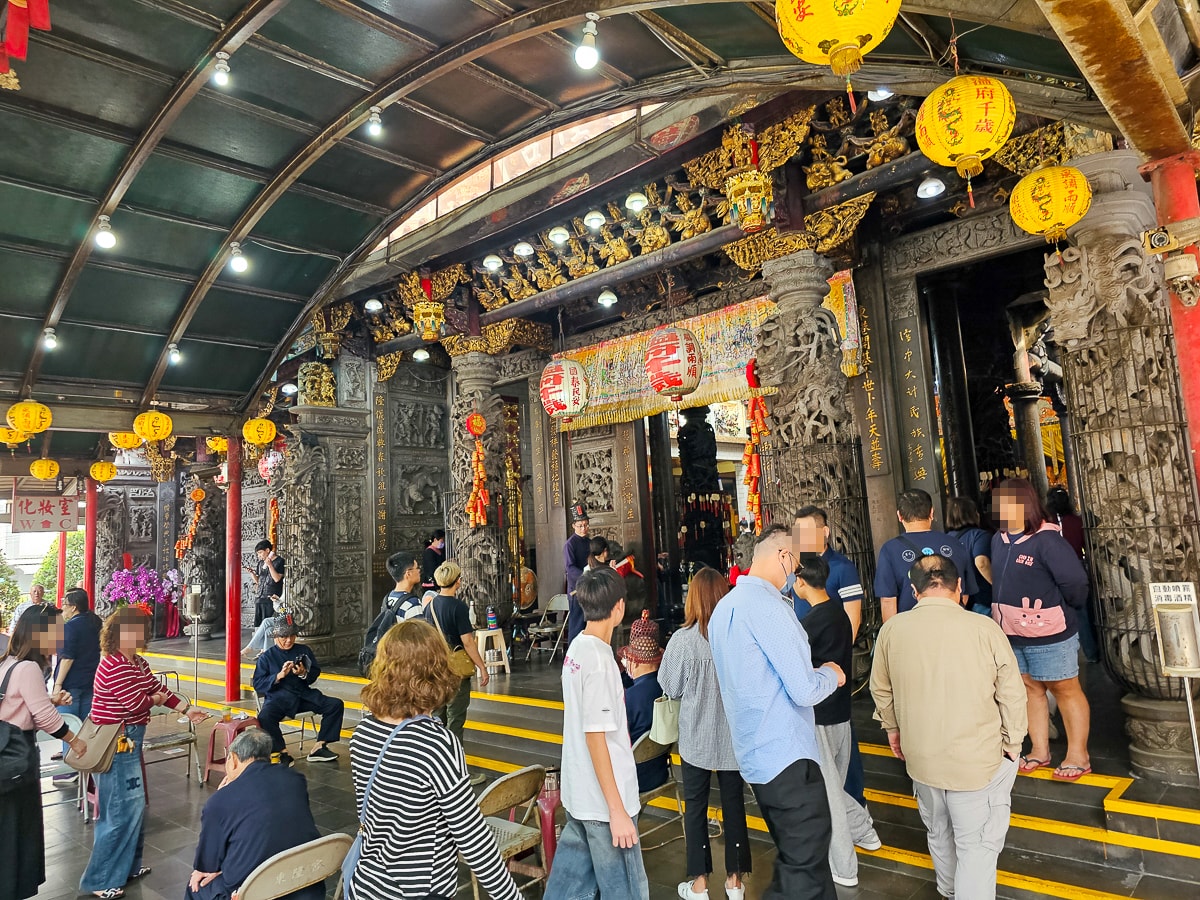 東港美食｜北平孔家小館東港店 東港夜市旁北方麵食，決明子麥茶無限暢飲！家庭聚餐好去處