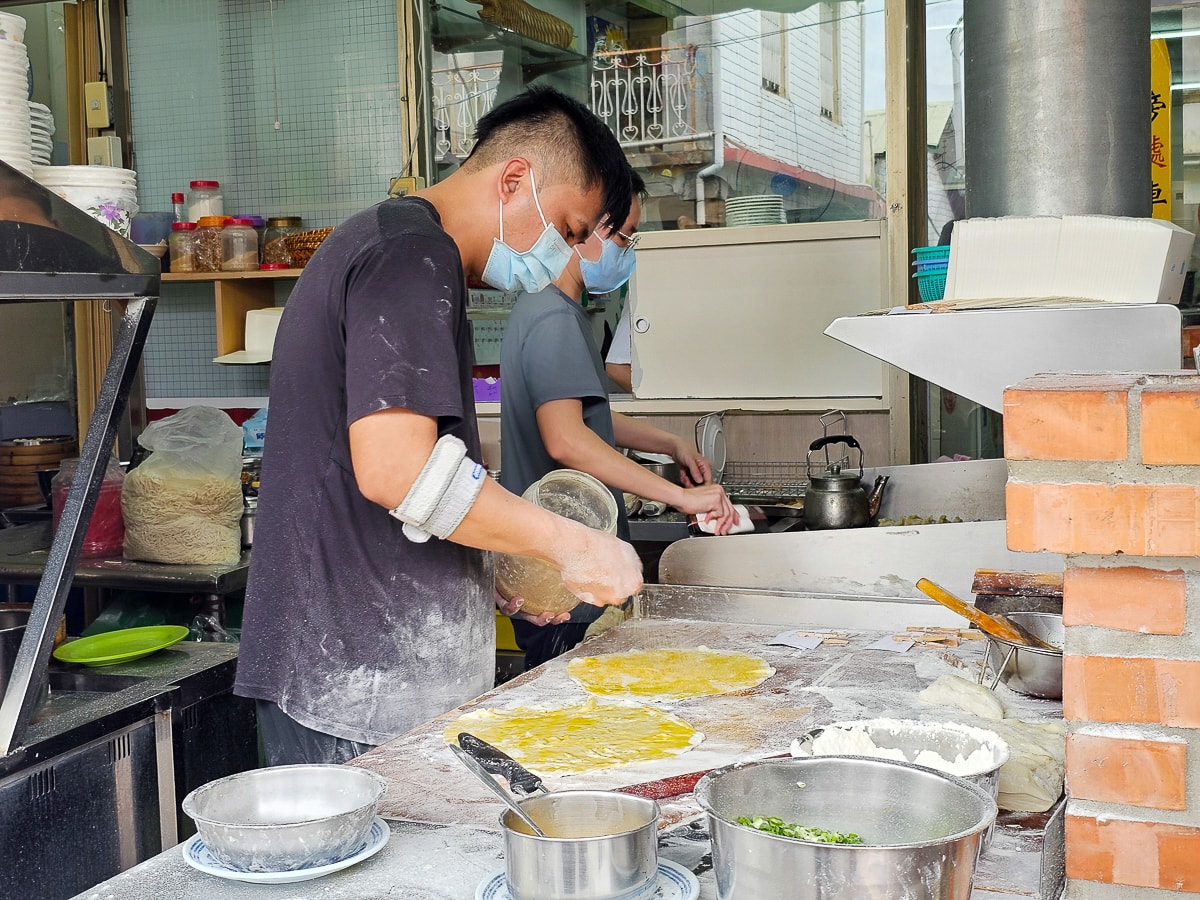 竹田美食|大禾園 人氣爆棚北方麵食!平假日都排隊,鍋貼、牛肉捲餅、甜烙餅一吃上癮 - 第7張圖 竹田美食|大禾園 人氣爆棚北方麵食!平假日都排隊,鍋貼、牛肉捲餅、甜烙餅一吃上癮