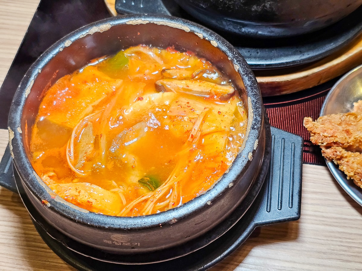 高雄韓式吃到飽|槿韓食堂 32道現點現做韓國料理+10種小菜無限量供應,CP值爆表! - 第21張圖 高雄韓式吃到飽|槿韓食堂 32道現點現做韓國料理+10種小菜無限量供應,CP值爆表!