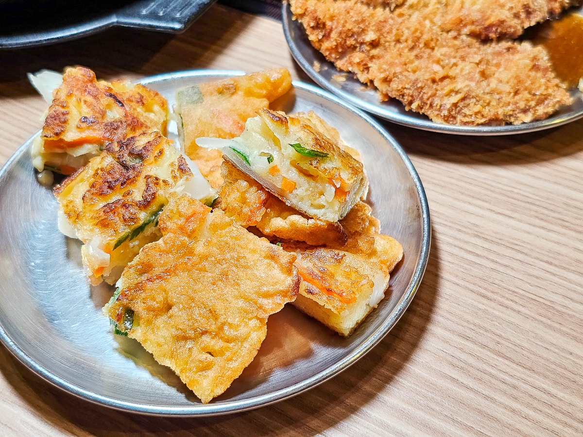 高雄韓式吃到飽|槿韓食堂 32道現點現做韓國料理+10種小菜無限量供應,CP值爆表! - 第14張圖 高雄韓式吃到飽|槿韓食堂 32道現點現做韓國料理+10種小菜無限量供應,CP值爆表!