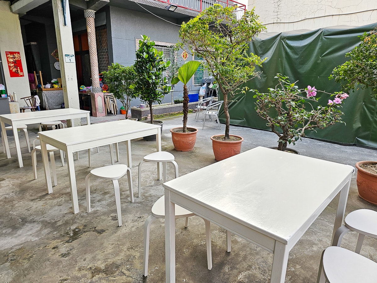 高雄冰店|泉捌月 金木犀專賣 桂花糖蜜四寶冰、桂花粉粿、桂花檸檬愛玉冰,在老宅吃冰超有氣氛 - 第4張圖 高雄冰店|泉捌月 金木犀專賣 桂花糖蜜四寶冰、桂花粉粿、桂花檸檬愛玉冰,在老宅吃冰超有氣氛