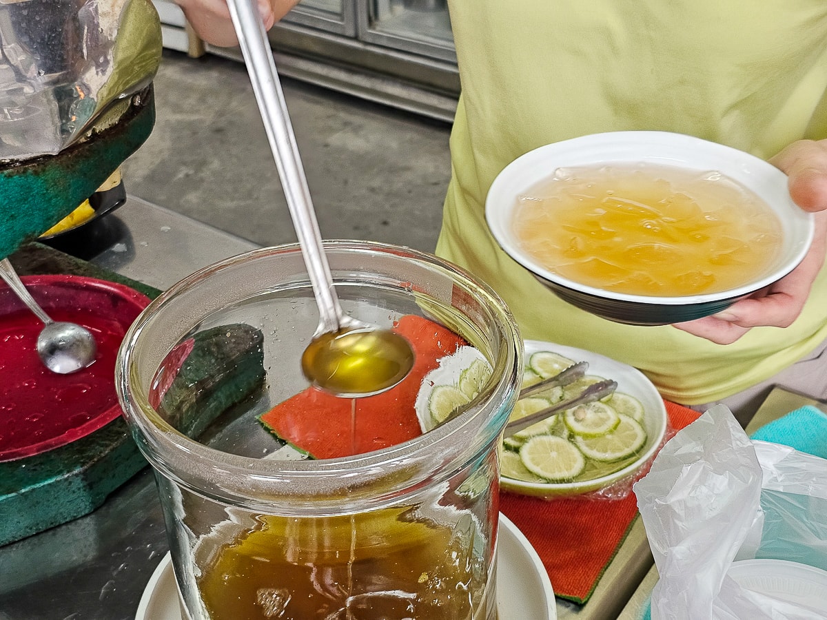 高雄冰店|泉捌月 金木犀專賣 桂花糖蜜四寶冰、桂花粉粿、桂花檸檬愛玉冰,在老宅吃冰超有氣氛 - 第13張圖 高雄冰店|泉捌月 金木犀專賣 桂花糖蜜四寶冰、桂花粉粿、桂花檸檬愛玉冰,在老宅吃冰超有氣氛