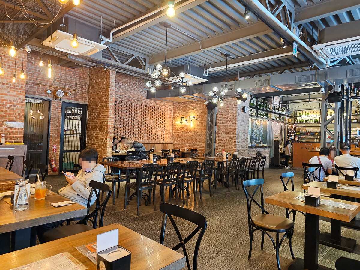 三多商圈|235巷PASTA-新光店 義大利麵120元起,從學生時代吃到現在!超平價不收服務費的義大利麵餐廳 - 第5張圖 三多商圈|235巷PASTA-新光店 義大利麵120元起,從學生時代吃到現在!超平價不收服務費的義大利麵餐廳