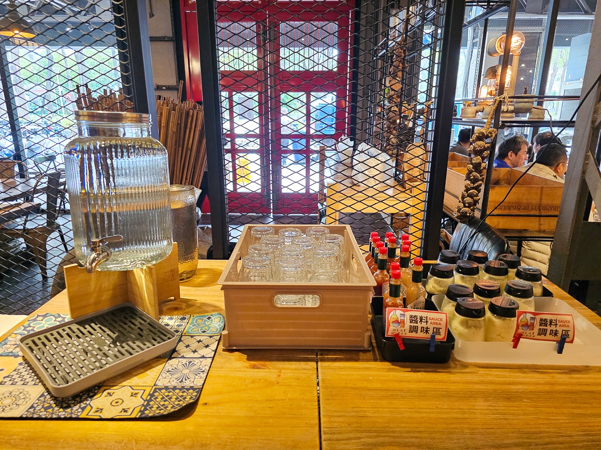 三多商圈|235巷PASTA-新光店 義大利麵120元起,從學生時代吃到現在!超平價不收服務費的義大利麵餐廳 - 第7張圖 三多商圈|235巷PASTA-新光店 義大利麵120元起,從學生時代吃到現在!超平價不收服務費的義大利麵餐廳