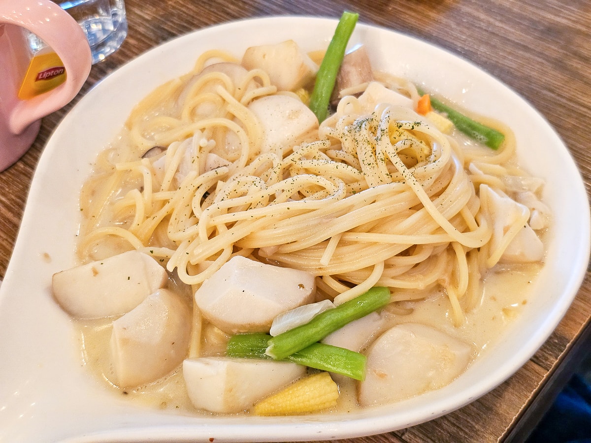三多商圈|235巷PASTA-新光店 義大利麵120元起,從學生時代吃到現在!超平價不收服務費的義大利麵餐廳 - 第16張圖 三多商圈|235巷PASTA-新光店 義大利麵120元起,從學生時代吃到現在!超平價不收服務費的義大利麵餐廳
